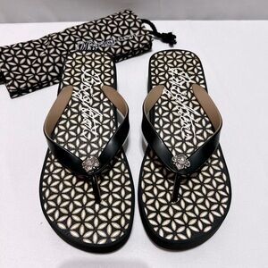 NWOT Brighton Flip Flops